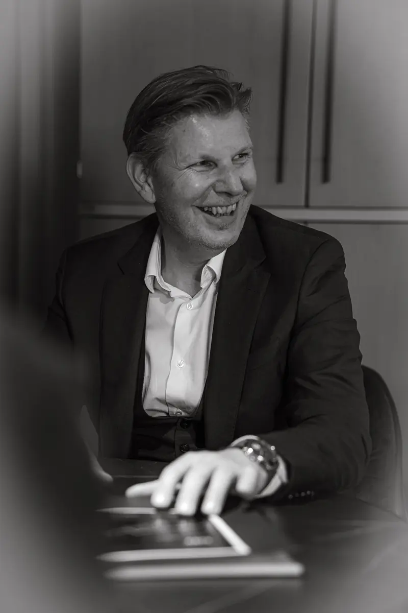 Porträt Helmut Hemmelmeir, schwarzweiß